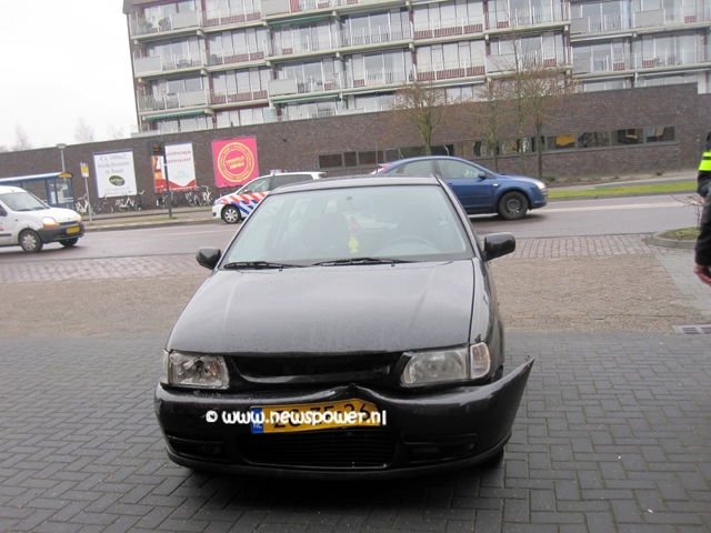 Klazienaveen bij ovond de 3 auto's botsen 013