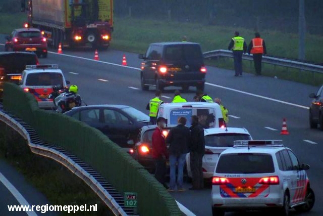 ongeval_met_meerdere_voertuigen_a28_staphorst_47247 b - kopie