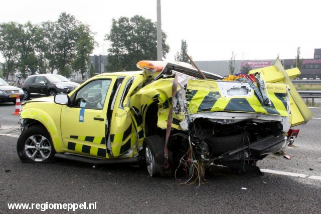 pijlwagen_rijkswaterstaat_geramd_op_a28_46230 b